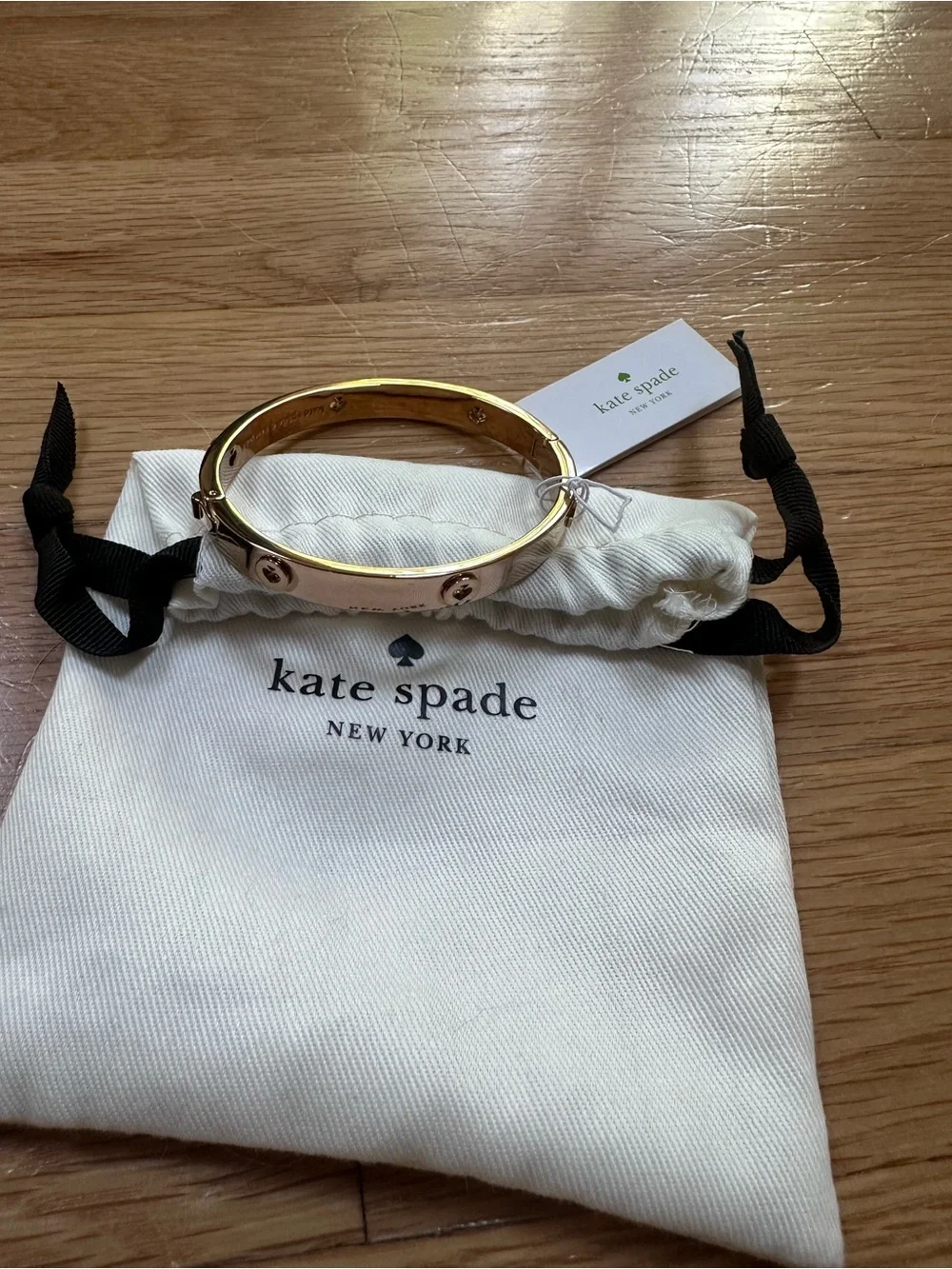 NWT Kate Spade New York Rose Gold Heart Hinged Bangle Bracelet - Picture 2 of 4